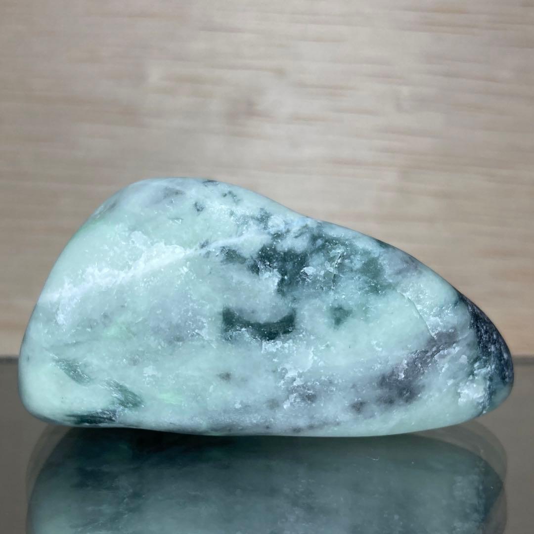 【Premium】糸魚川翡翠　小滝　翡翠　原石　98.1ｇ