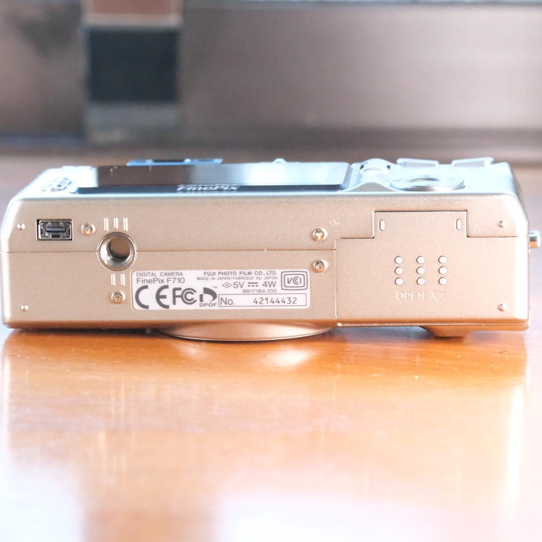 つ*さ様 FUJIFILM　Finepix　F710　極美　保管品　カードも！