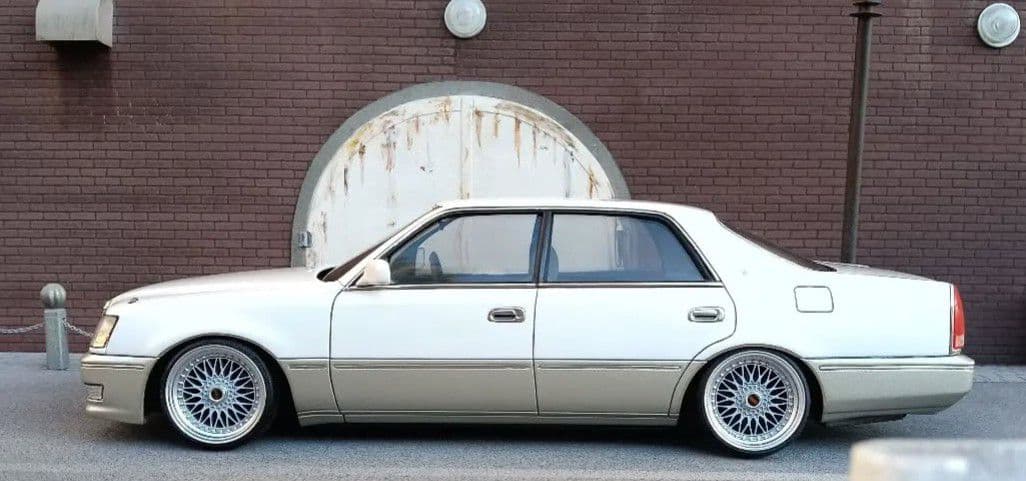 アオシマ マジェスタ 1/24 完成品