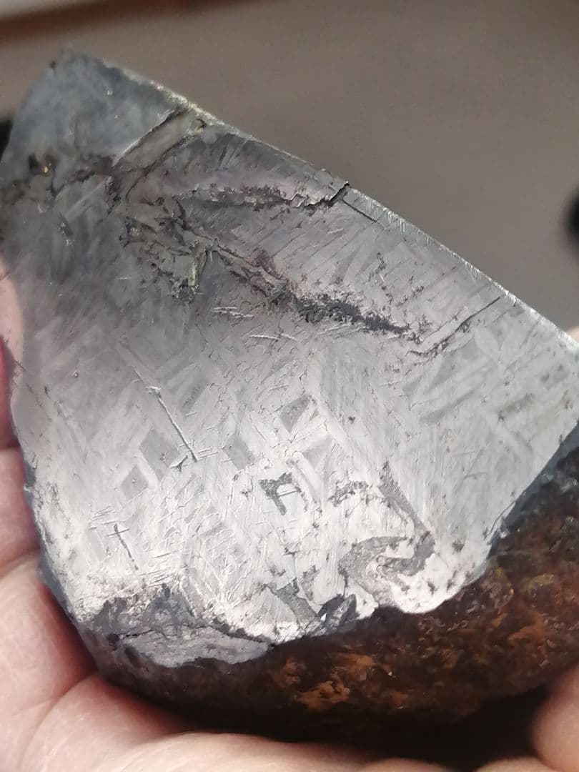 ★『超隕石』隕石原石　 969g　 隕石内部 表面は『鏡面仕上げ』になっています