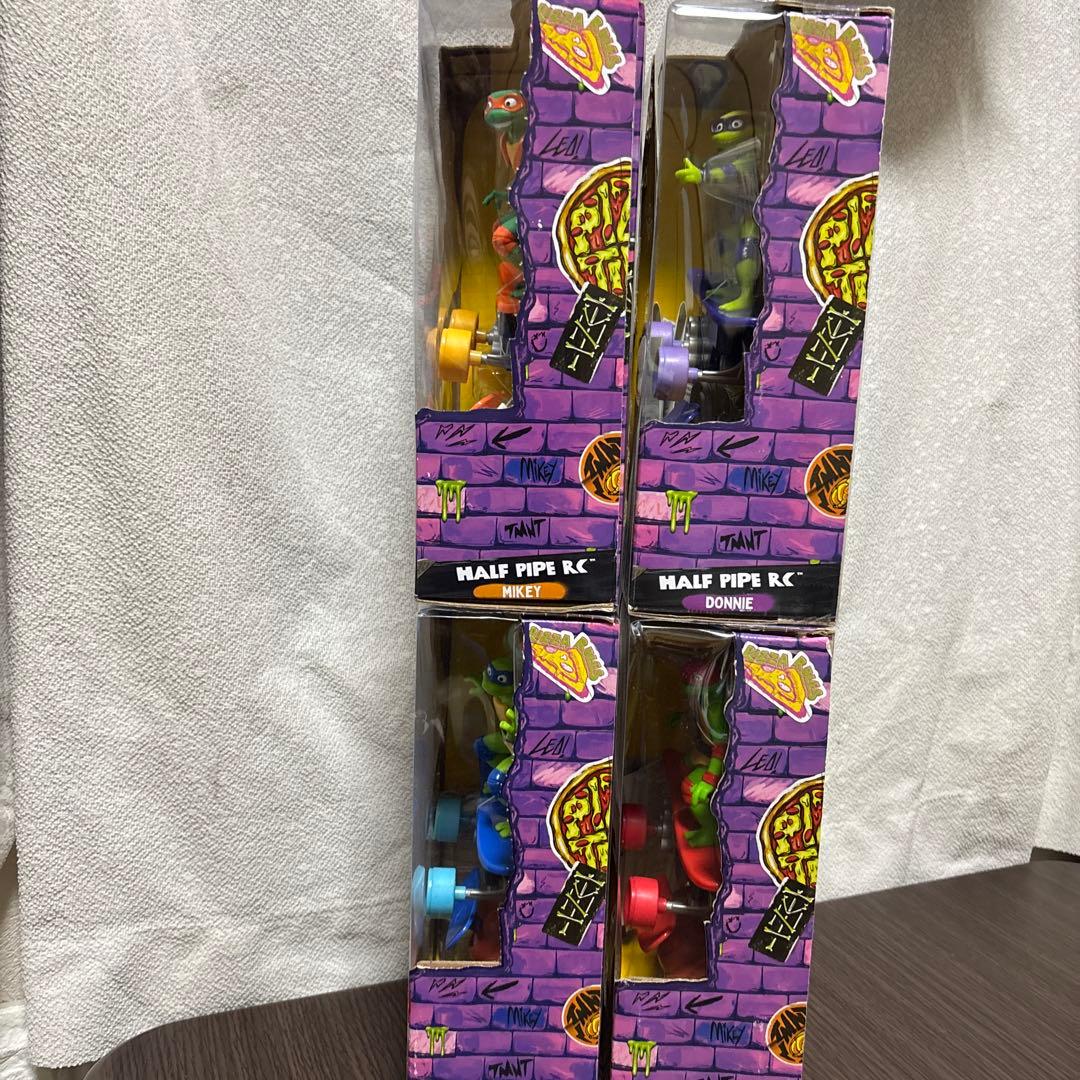 希少‼️タートルズ ミュータントパニック スケボー RC フィギュア4つセット