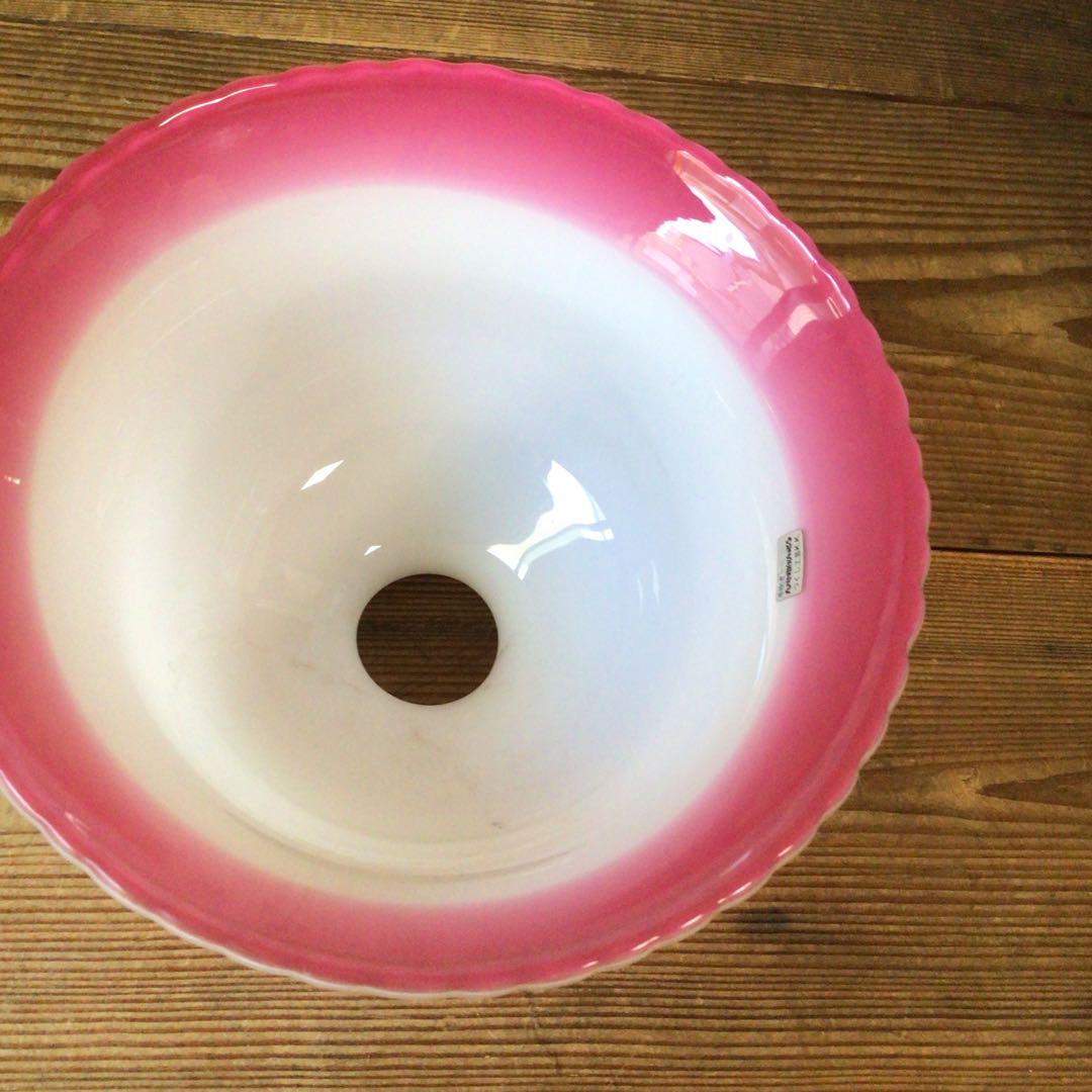 No4174 手吹き　九州明治びいどろ　乳白赤縁ガラス　ランプシェード　送料無料