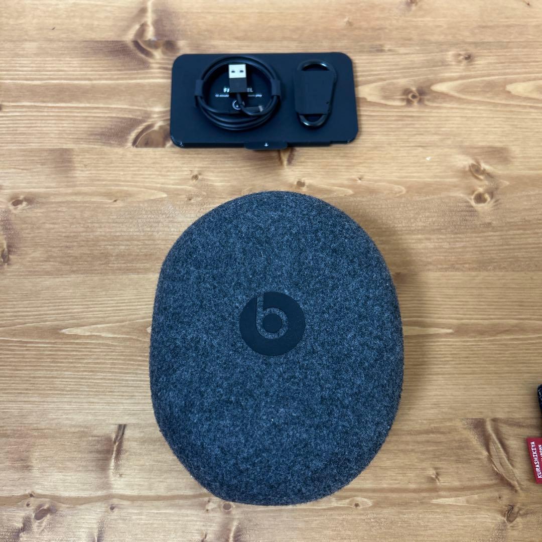 Beats SOLO PRO ワイヤレスヘッドホン ホワイト