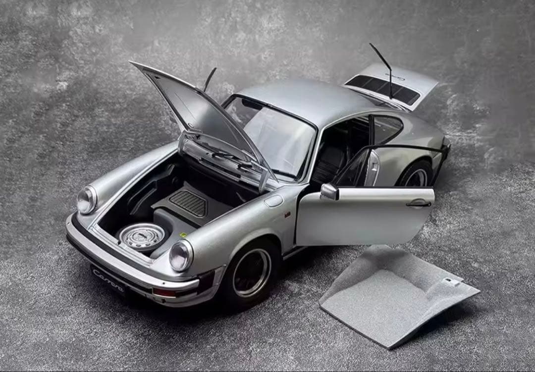 ポルシェ 911 ターボ 1/12 スケールCarrera モデル