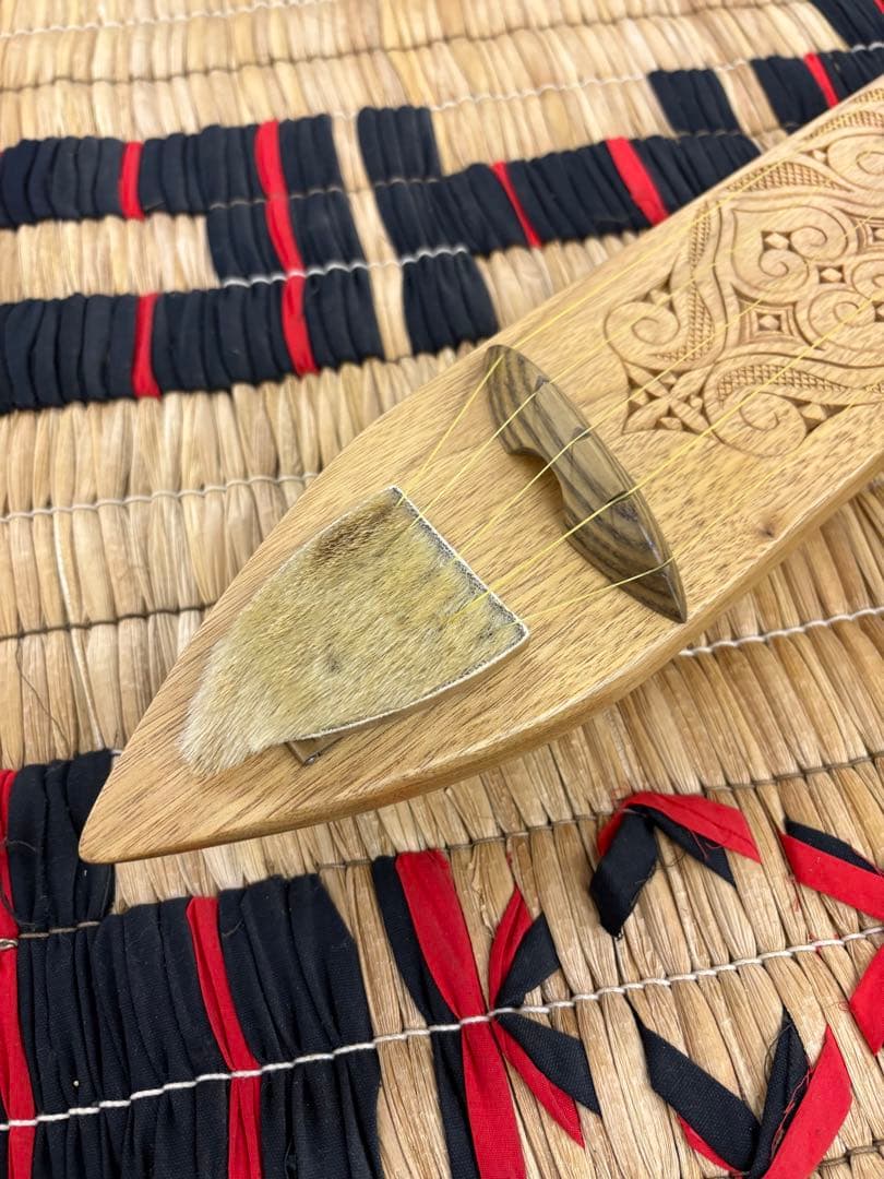 アイヌ　トンコリ　彫刻入　トンコリ工房イノンノ製　三味線弦　美品　五弦琴