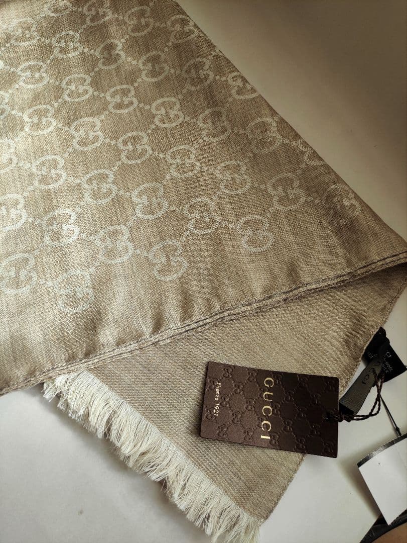 GUCCI GGロゴ ベージュ スカーフ