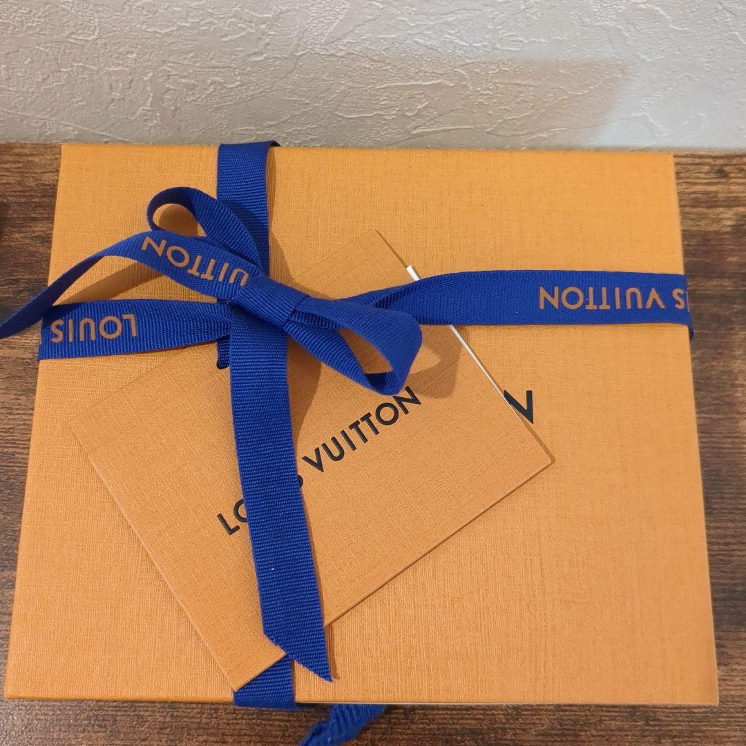 winahr！LOUIS VUITTON 二つ折り財布 グレージュ