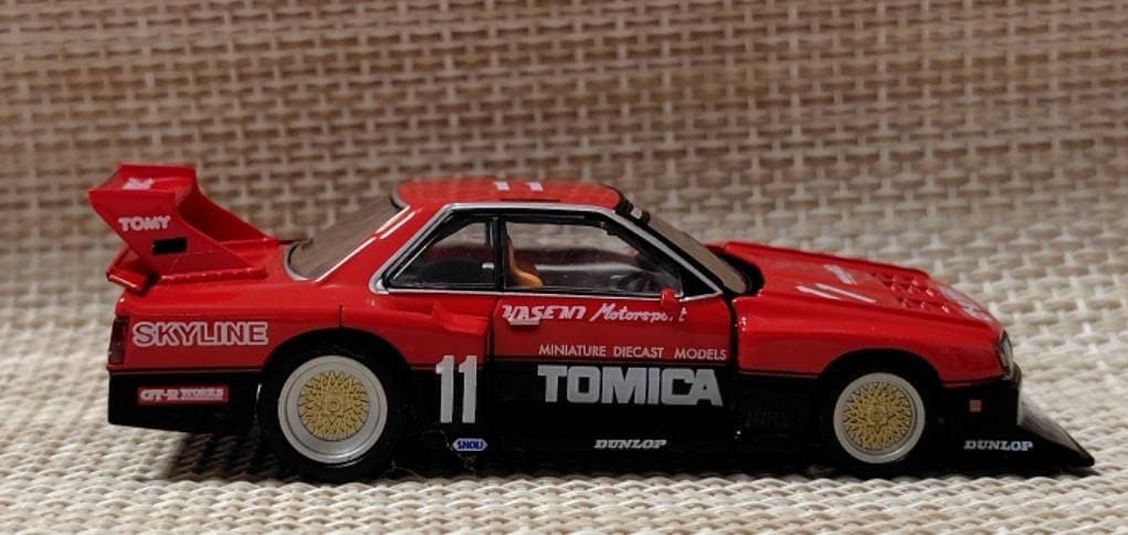 TLヴィンテージ ネオ トミカスカイラインスーパーシルエット 83年前期型仕様