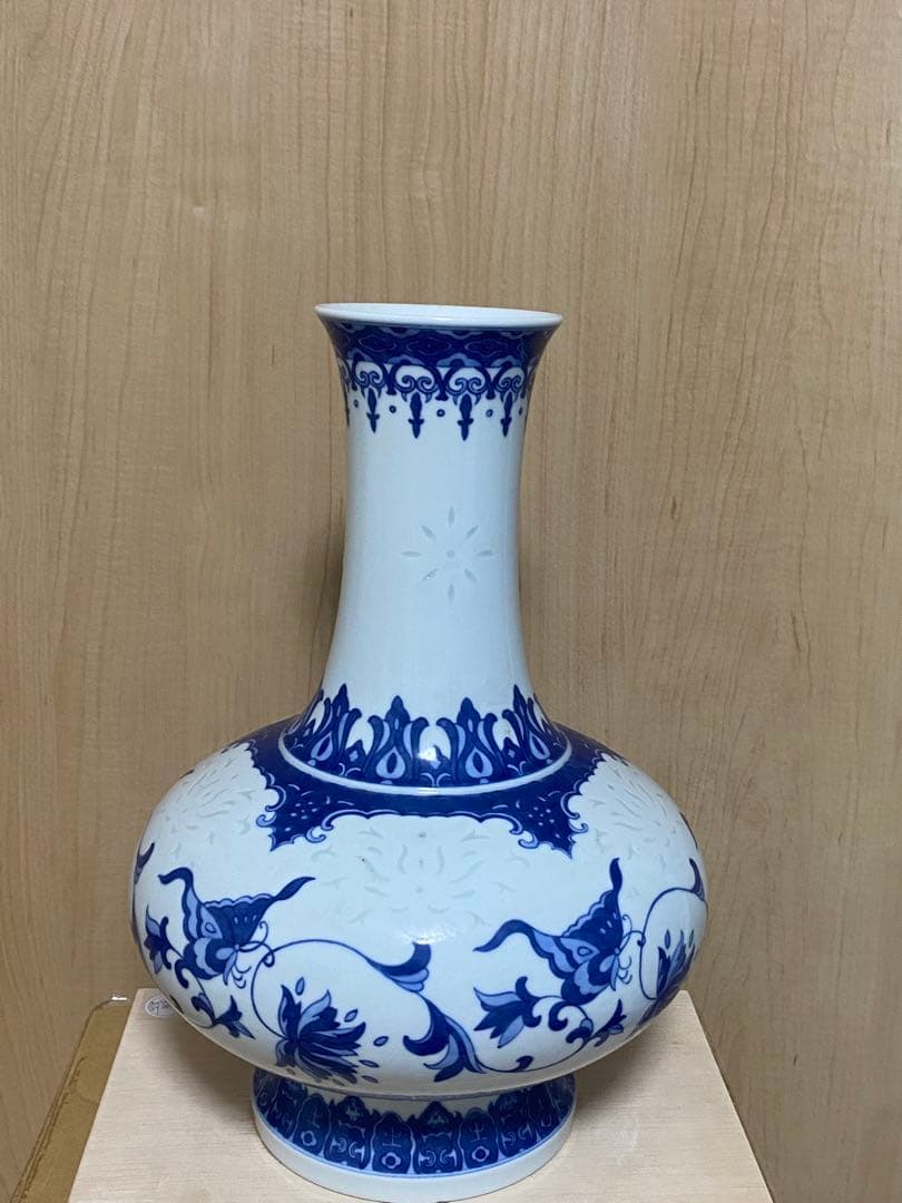 中国　景徳鎮製　染付蛍花瓶　　　　　引越しのため　売り尽くす