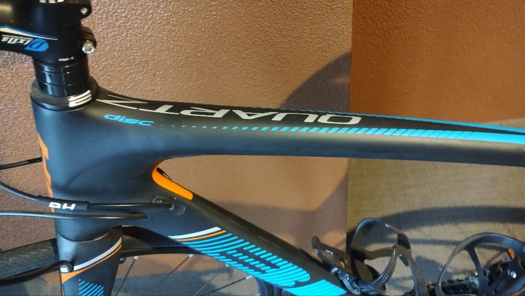 【美品】BH　クオーツQUARTZ　Disc　フルカーボン　105　油圧