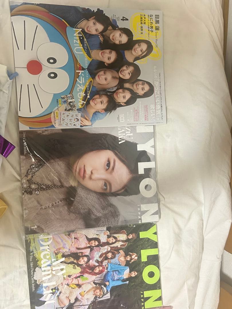 NiziUグッズ　まとめ売り　アヤカ缶バッチ　ANOグッズ　うちわ　　銀テ