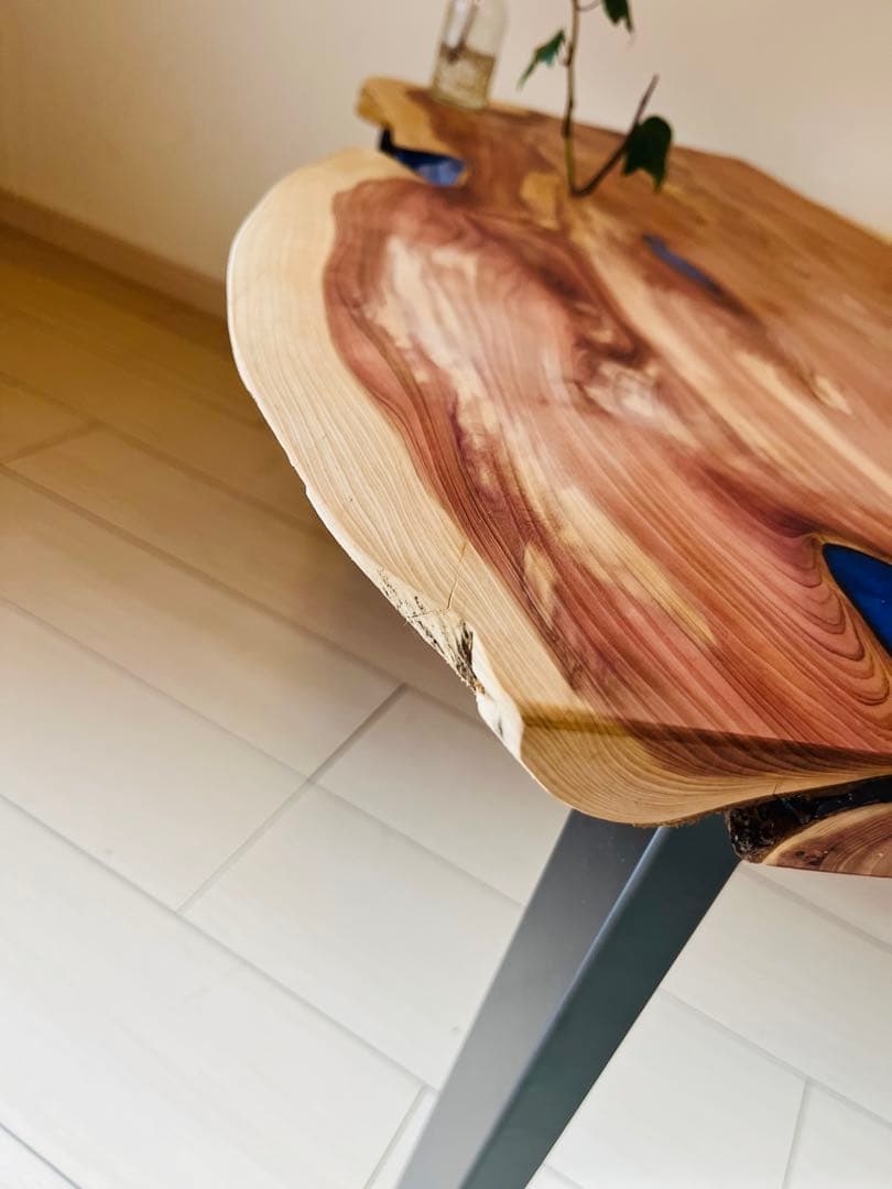 ローテーブル レジンテーブル　一枚板テーブル　貝塚伊吹