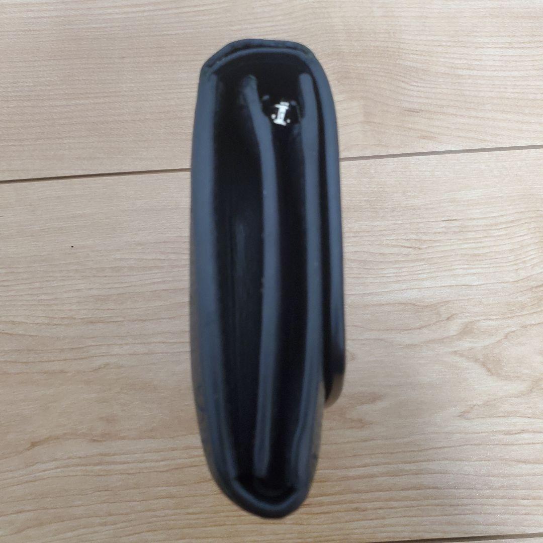 ルイヴィトン イリスコンパクト 黒 マヒナ 2つ折り財布 レディース