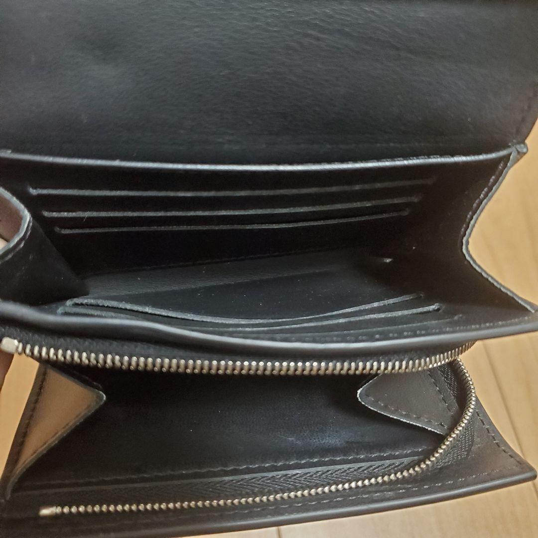 ルイヴィトン イリスコンパクト 黒 マヒナ 2つ折り財布 レディース