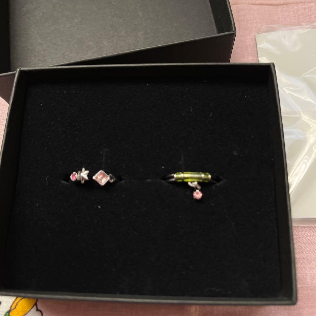 鬼滅の刃　ねずこリングと缶バッジ