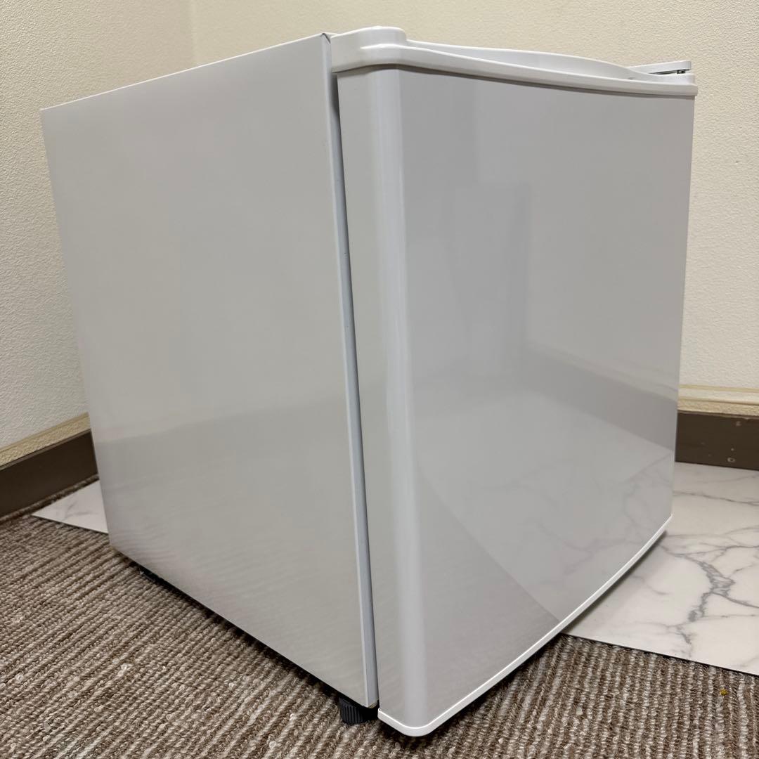 美品 simplus 2024年製 冷蔵庫 47L 自動霜取り機能付 温度調整可