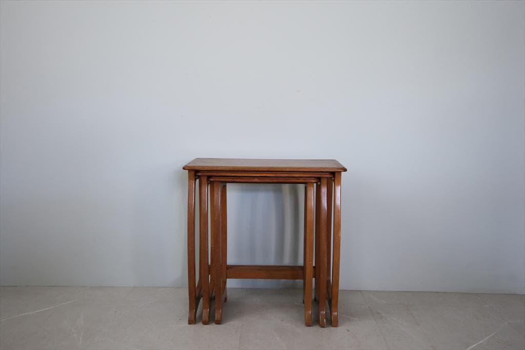 英国アンティーク木製ネストテーブル3台/収納式机/飾り棚/花台(89-199)