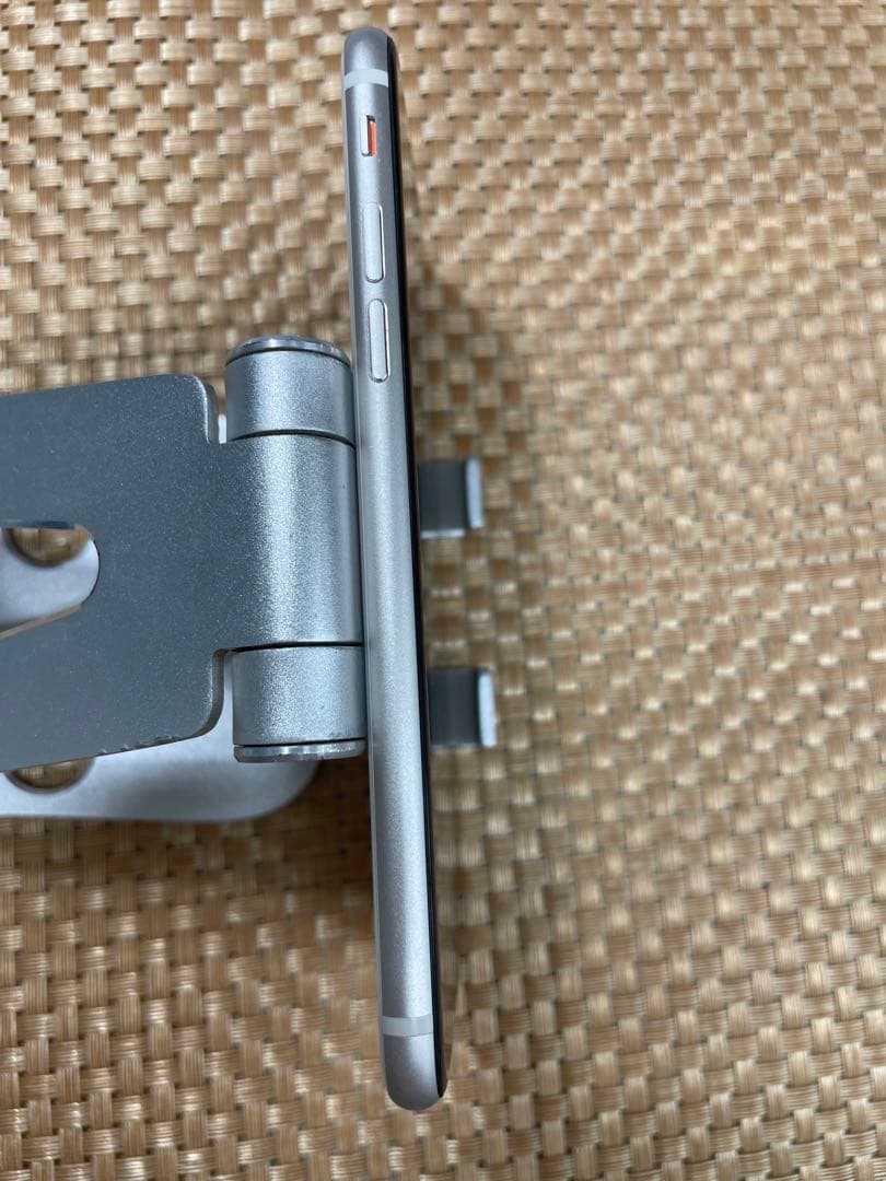 iPhone SE 第3世代 128 GB スターライトSIMフリー【9314】