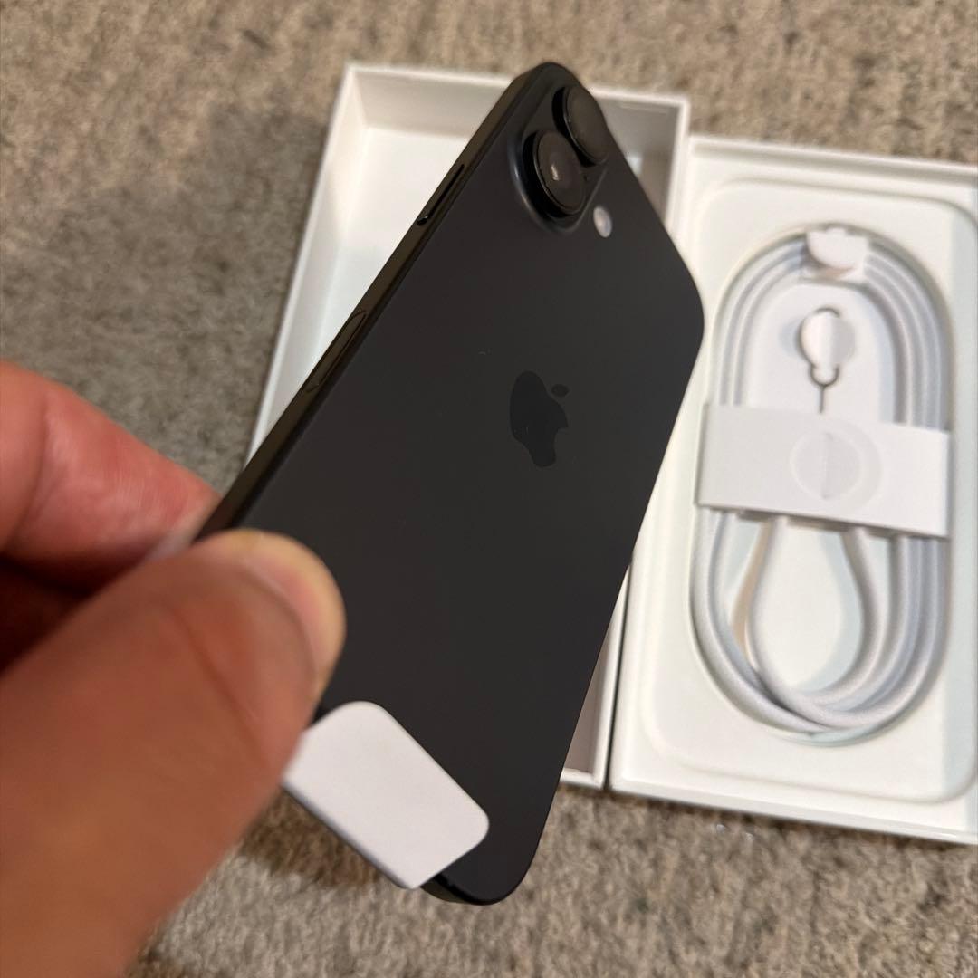 Apple iPhone 16ブラック　新品未使用品！