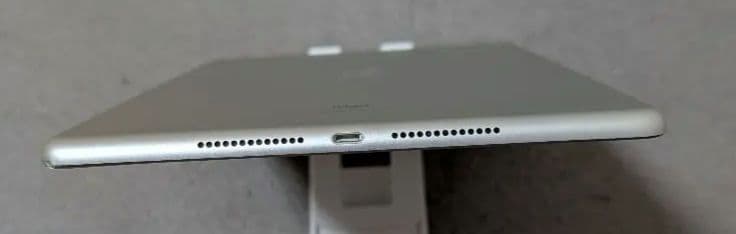 ジャンクApple iPad 第8世代 32GB Wi-FIモデルシルバー 本体