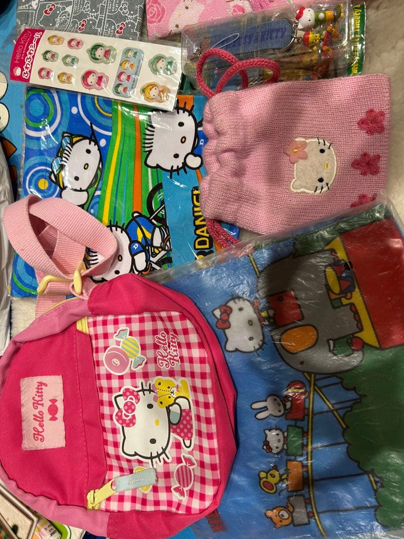 トゥイーティー　キティ　マスコット ストラップスケボー