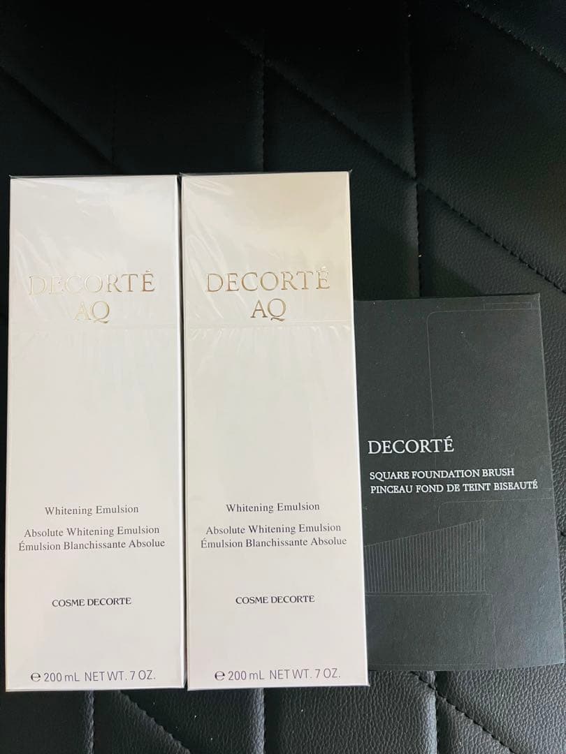 DECORTÉ AQ 美白乳液 200mL 2本セットファンデーションブラシ付き