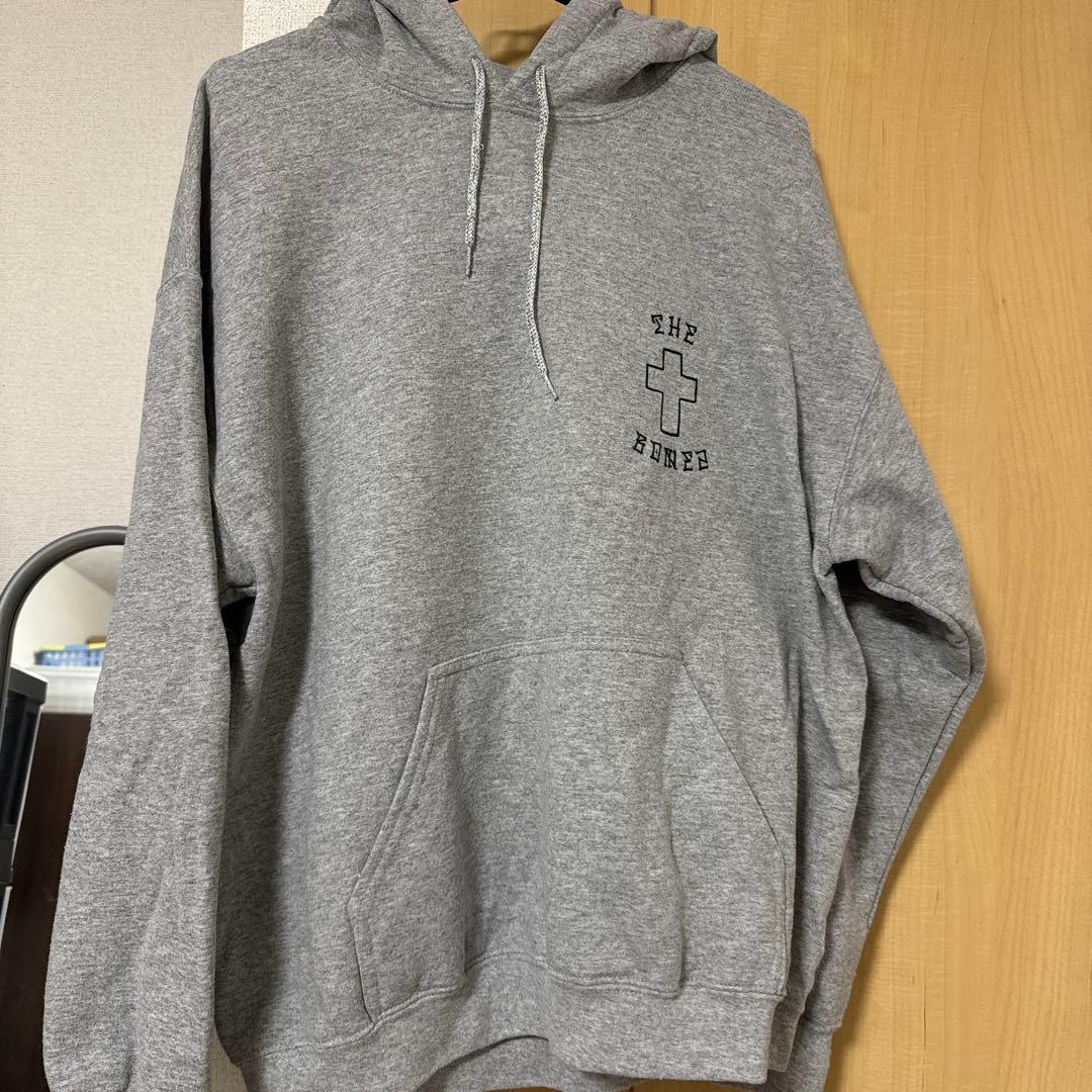 THE BONEZフード付きスウェット グレー　Lサイズ