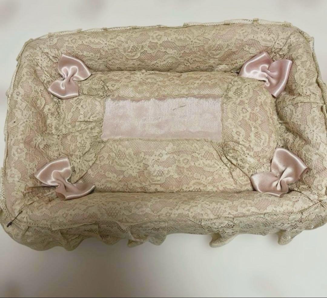 海外作家様♡フランスアンティークレース使用カゴリボン装飾ドールベッド