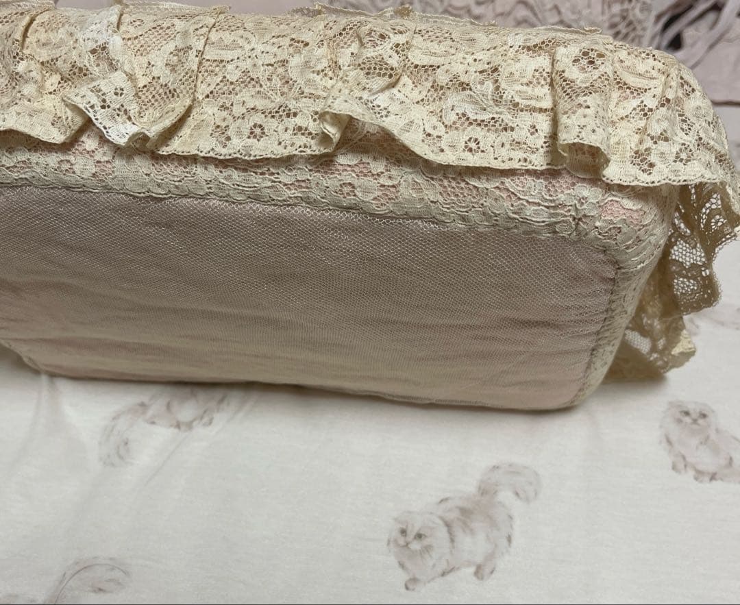 海外作家様♡フランスアンティークレース使用カゴリボン装飾ドールベッド