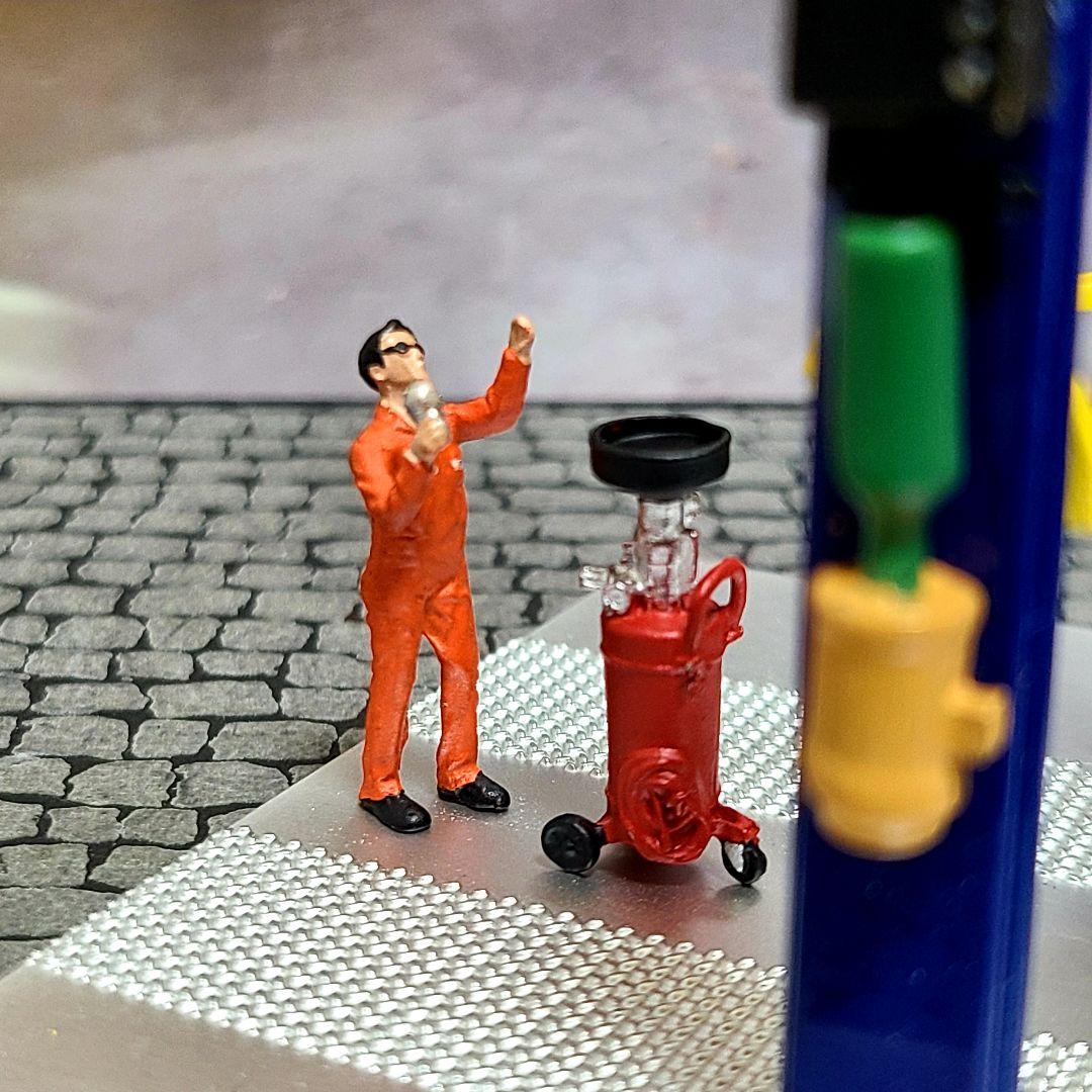 アメリカンジオラマ　2ポストリフト　フルダイキャスト　ガレージ　1/64　新品