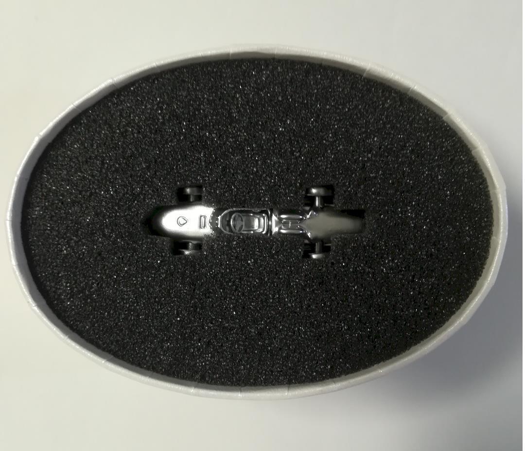 「フェラーリ 156F1 クロームシルバー」CMC15周年記念モデル