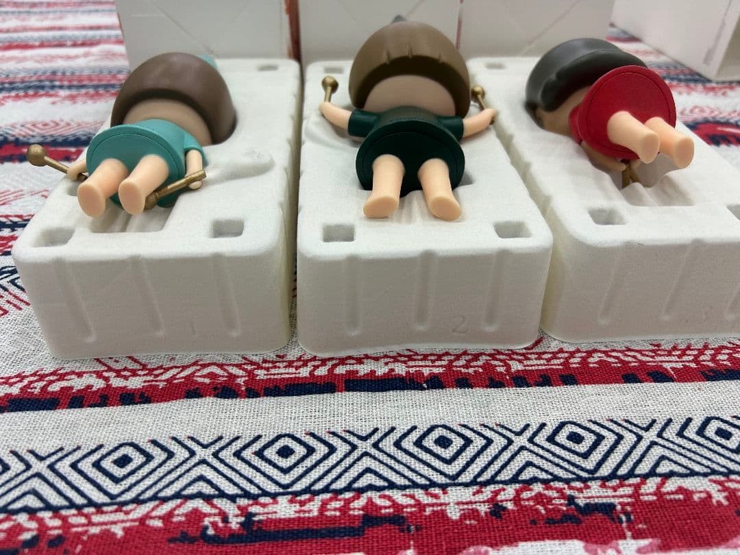 奈良美智 ★ ドラミング・ガール 123 Drumming Girls★