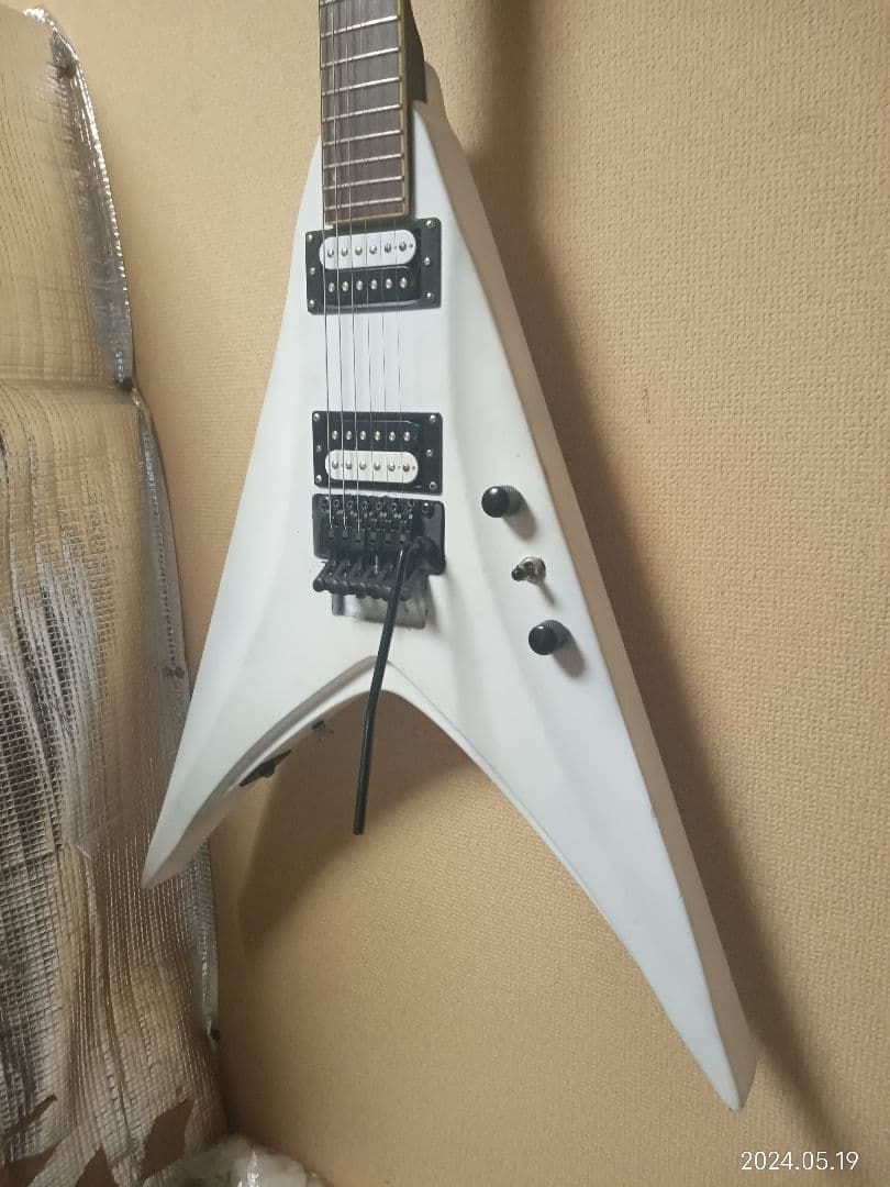 ☆MG8☆新品弦交換済 glassrootsフライングV ホワイト☆