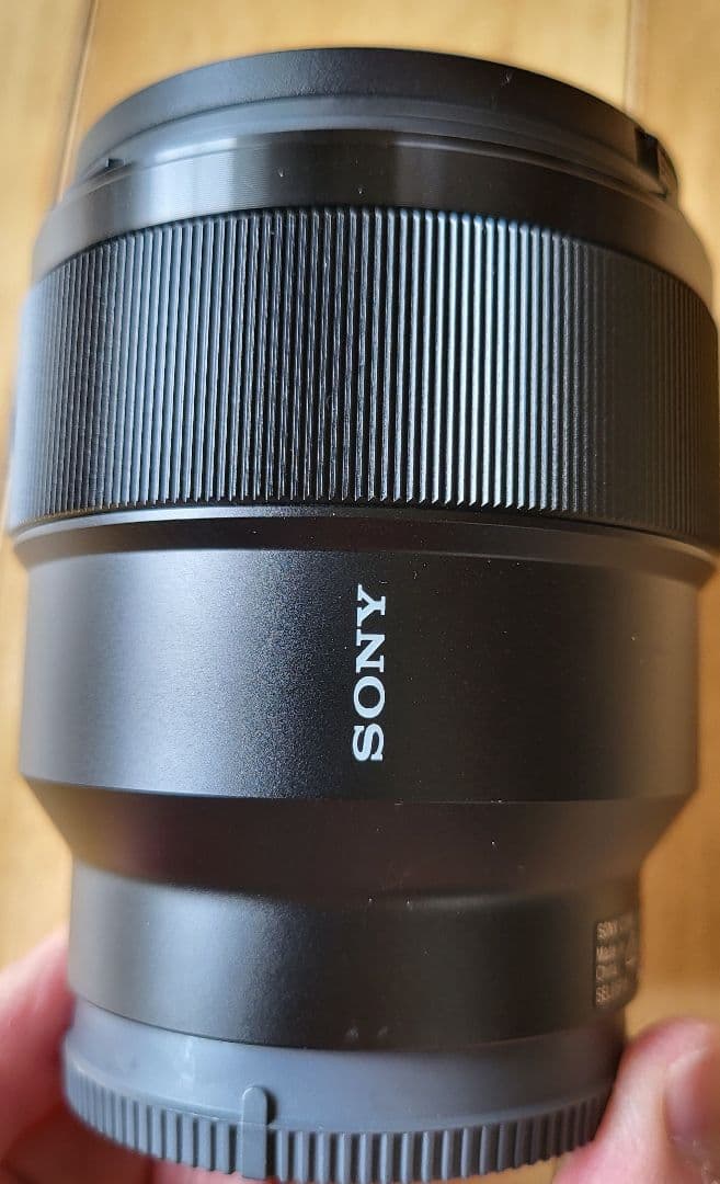 SONY FE 85mm F1.8 単焦点レンズ 　SEL85F18