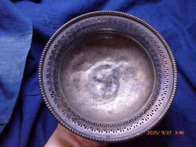 アンティークです。英国マッピン＆ウェッブの脚付き コンポート アカンサス模様