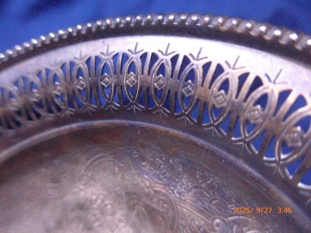 アンティークです。英国マッピン＆ウェッブの脚付き コンポート アカンサス模様