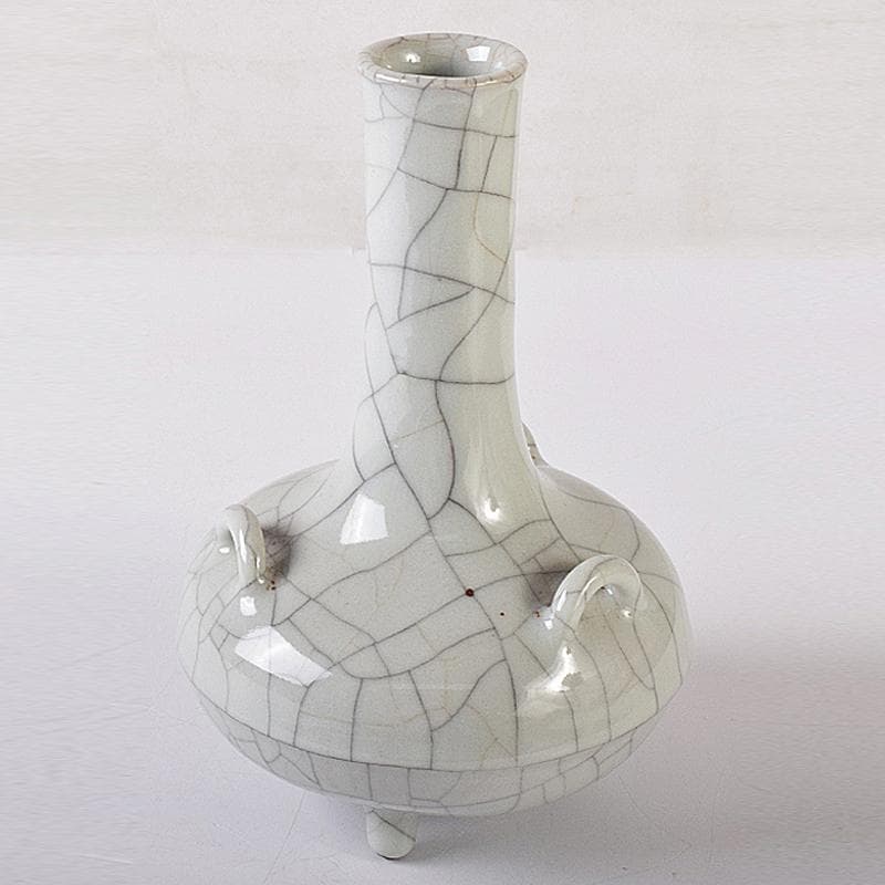 中国　大清乾隆年製款　哥窯　白磁　金糸鉄線　氷裂文　三足瓶　M　7993E