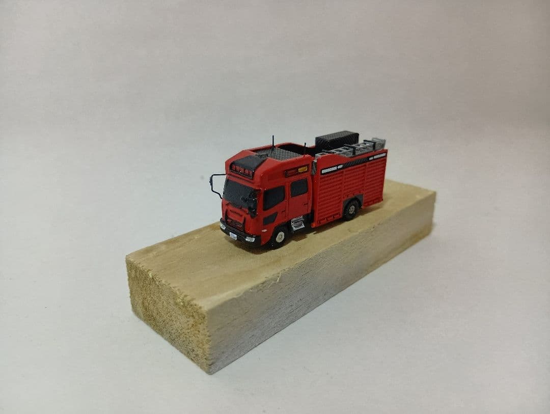 デ*イ様 1/150　水槽付きポンプ車
