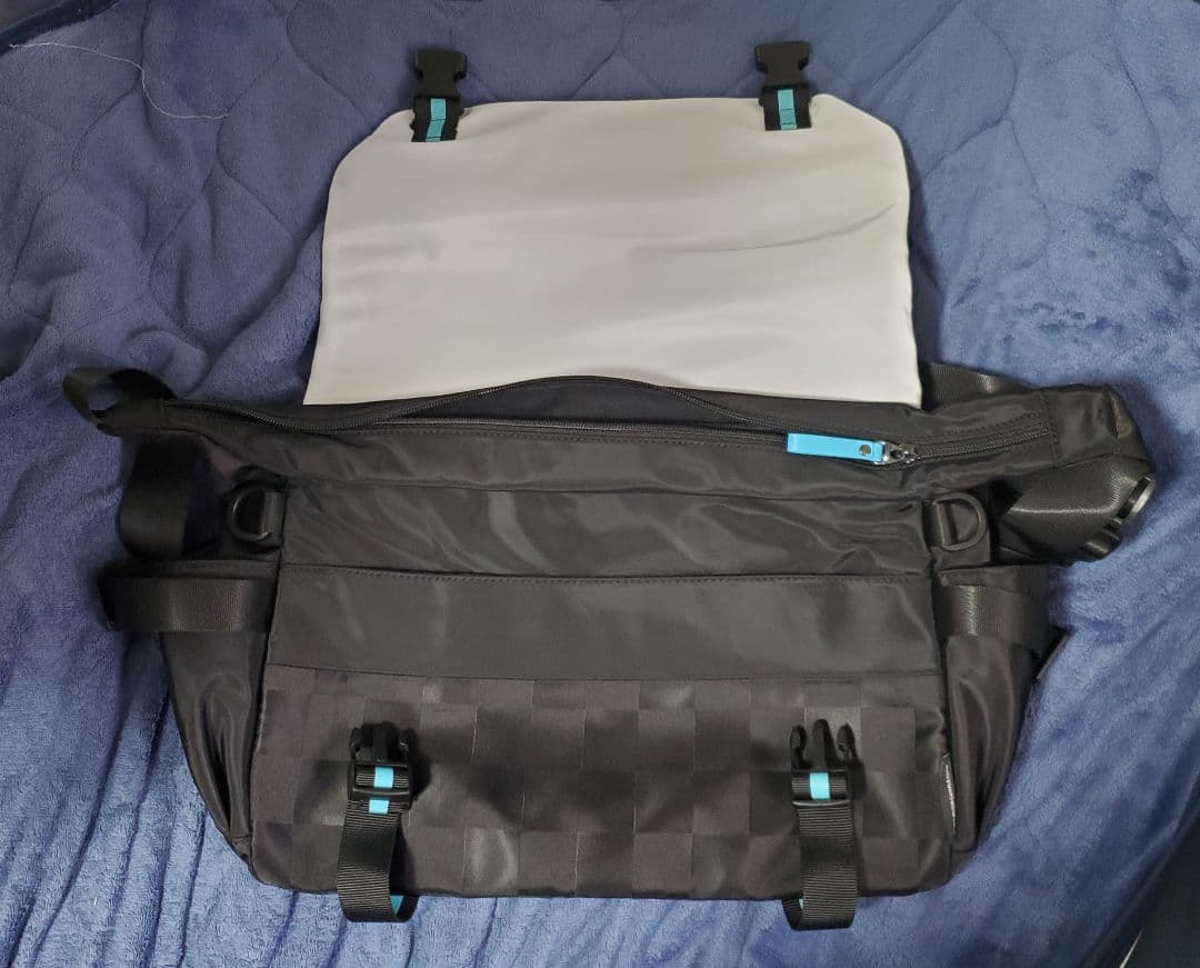 ブルーアーカイブ　ブルアカ　ゲーム開発部　バッグ　ショルダーバッグ