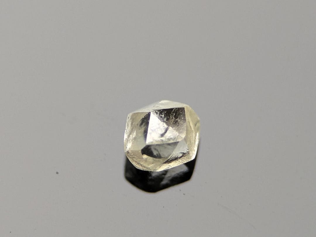 蛍光ダイヤモンド原石４色セット　計0.37カラット　ボツワナ産