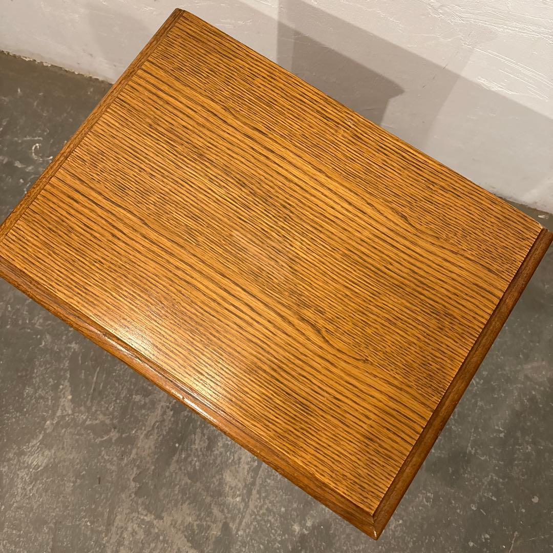 ヴィンテージ　木製サイドテーブル　ベッドサイドテーブル　猫脚