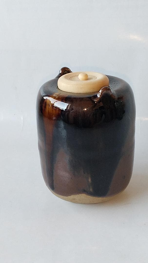 耳付茶入 京玉欽 作 仕覆 京焼 茶道具 共箱 美品 です。