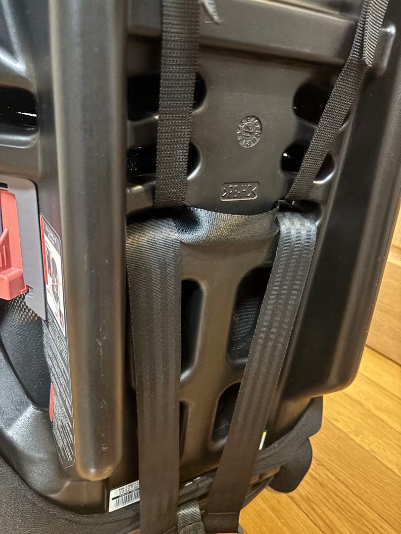 【美品】Combi チャイルドシート ブラック ジョイトリップ　エアスルー　GG