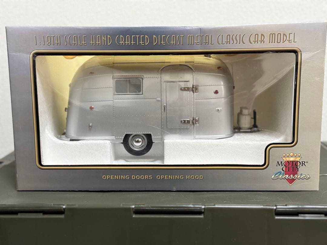 Motor City Classics 1:18　エアストリーム　ミニカー