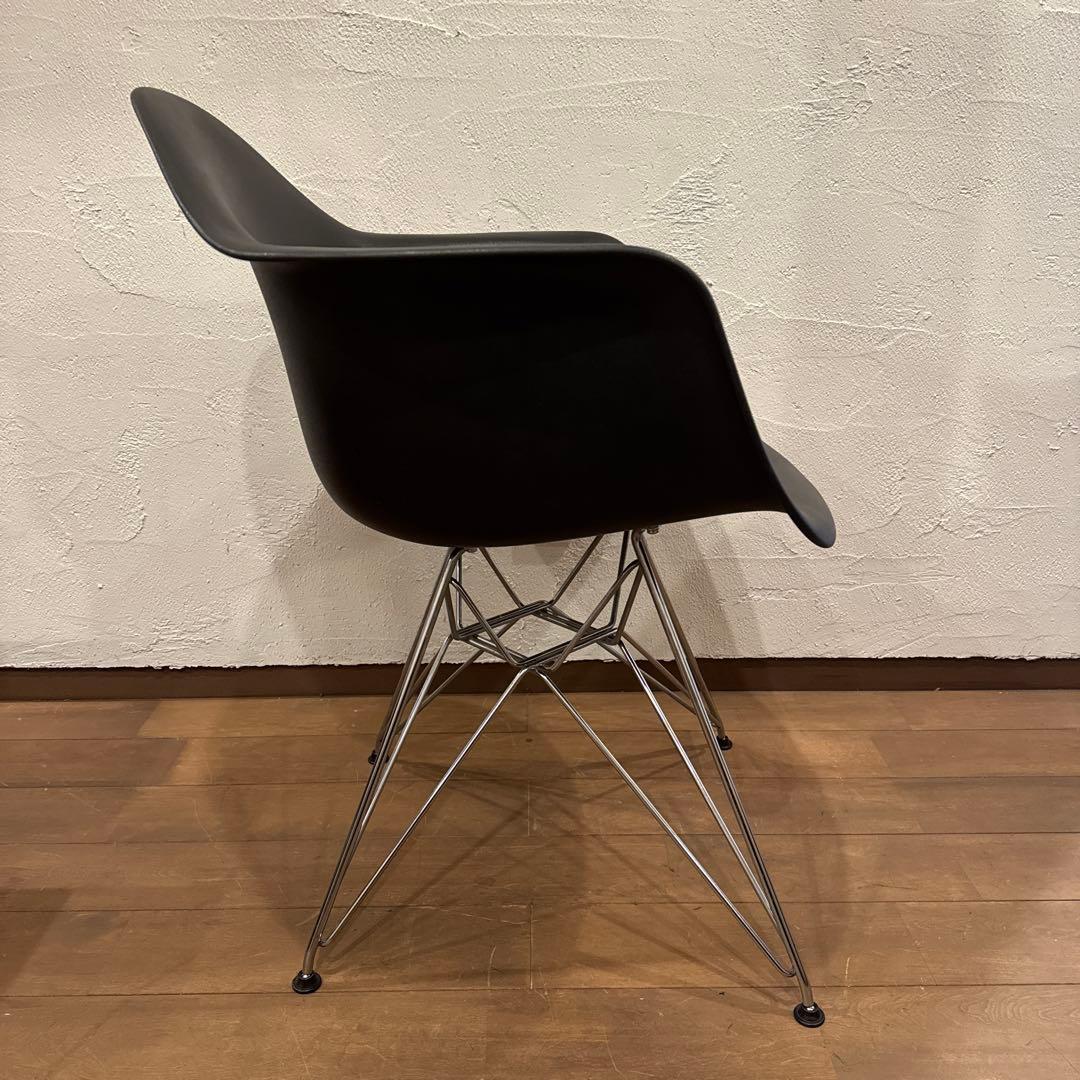 HermanMiller イームズ アームシェルチェア DAR