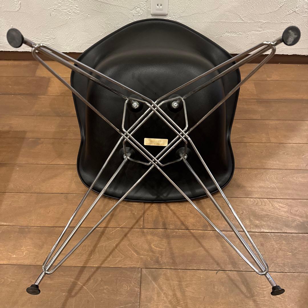 HermanMiller イームズ アームシェルチェア DAR