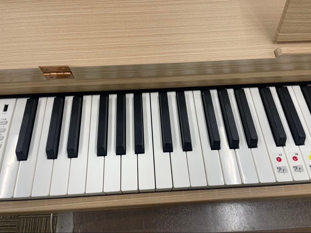 電子ピアノ88鍵盤　ハンマーアクション鍵盤　３本ペダル　オーク