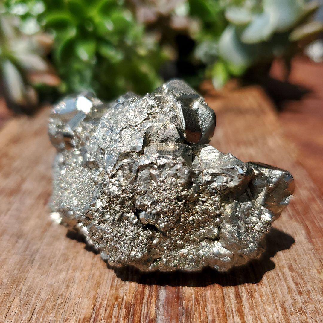 パイライト鉱石　結晶　原石　10　ペルー産　黄鉄鉱