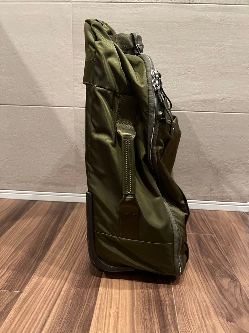 【値下】トゥミ TUMI グリーン キャリー機能付きバックパック