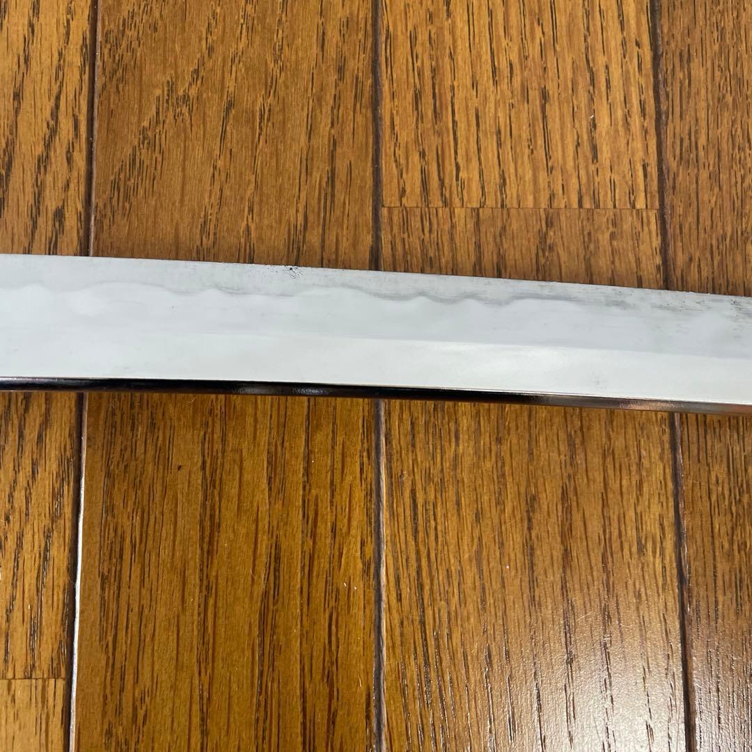 日本刀 模造刀　木瓜形鍔　蒔絵塗風鞘　陣太刀　収納袋　飾り台付き